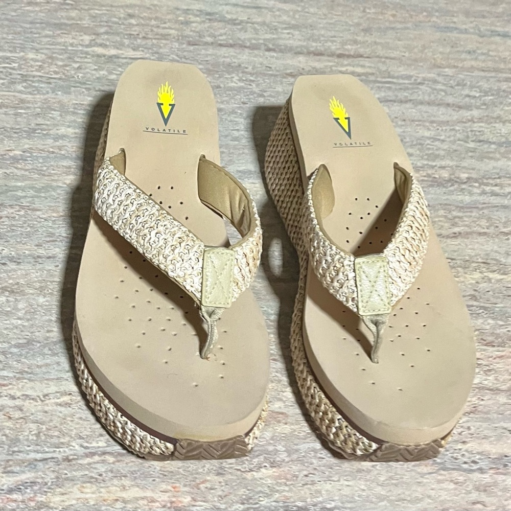 Volatile thong platform sandals